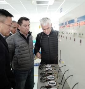 The clients visit our factory